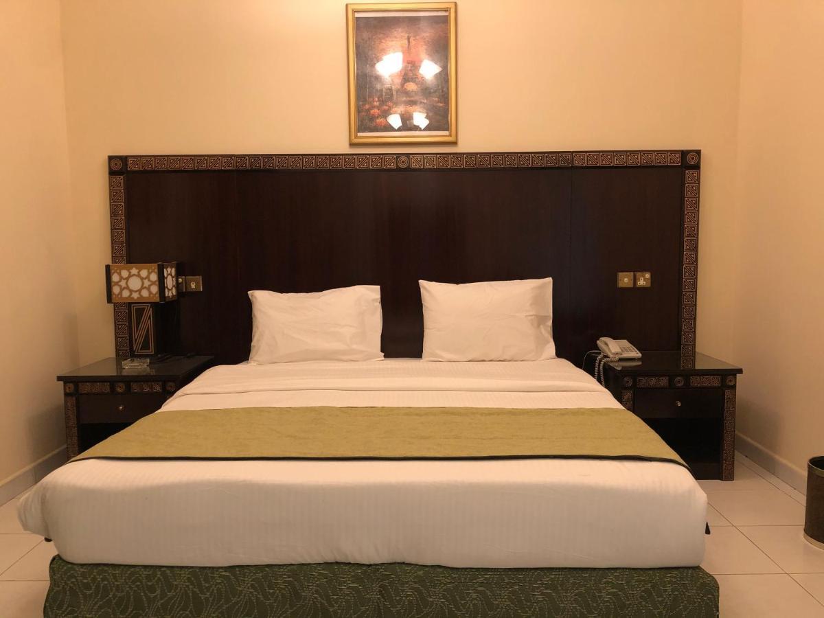New Royal Mark Hotel Apartments دبي المظهر الخارجي الصورة