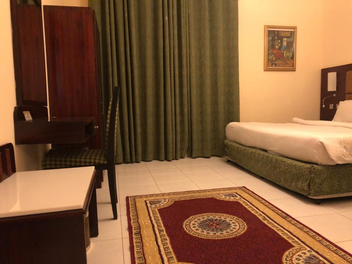 New Royal Mark Hotel Apartments دبي المظهر الخارجي الصورة