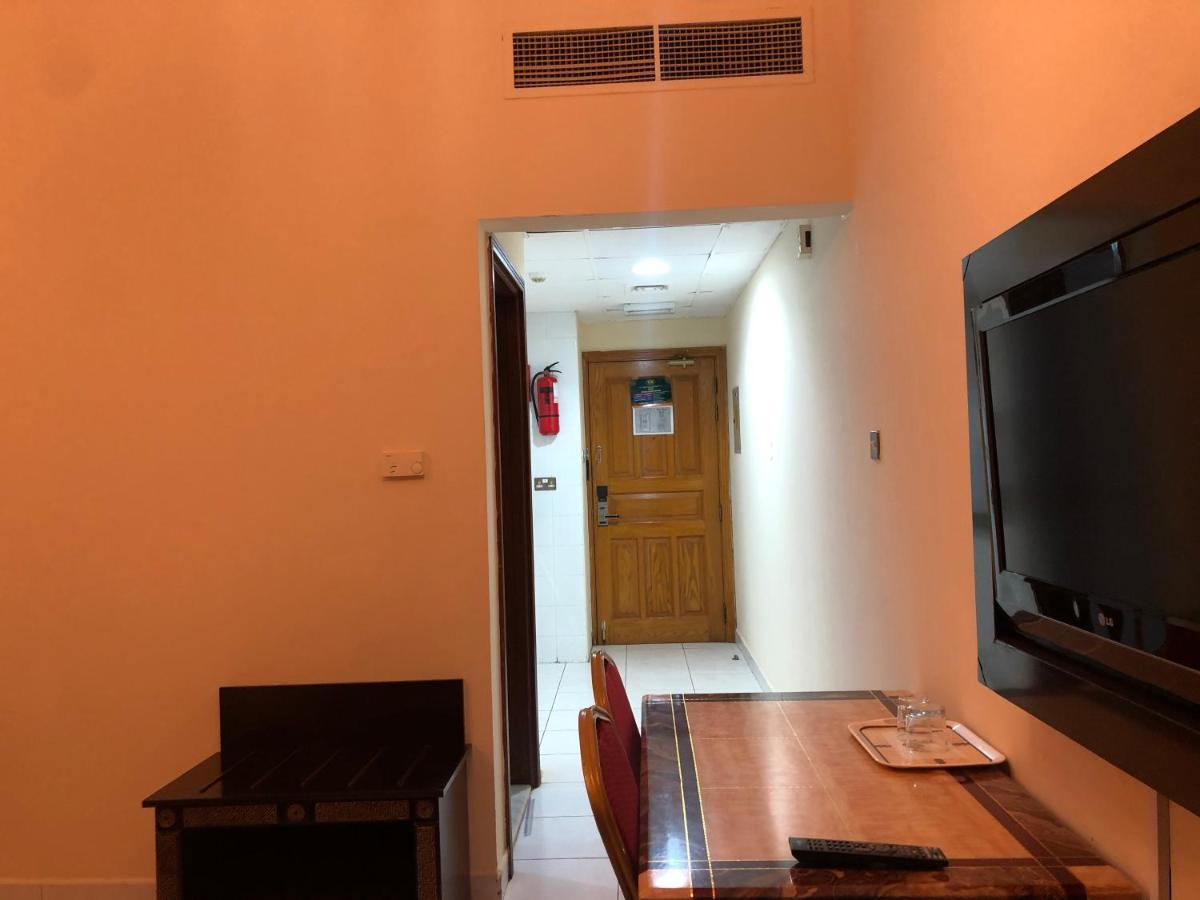 New Royal Mark Hotel Apartments دبي المظهر الخارجي الصورة