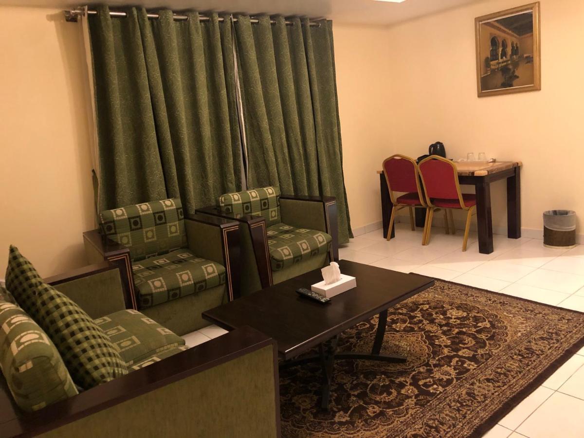New Royal Mark Hotel Apartments دبي المظهر الخارجي الصورة