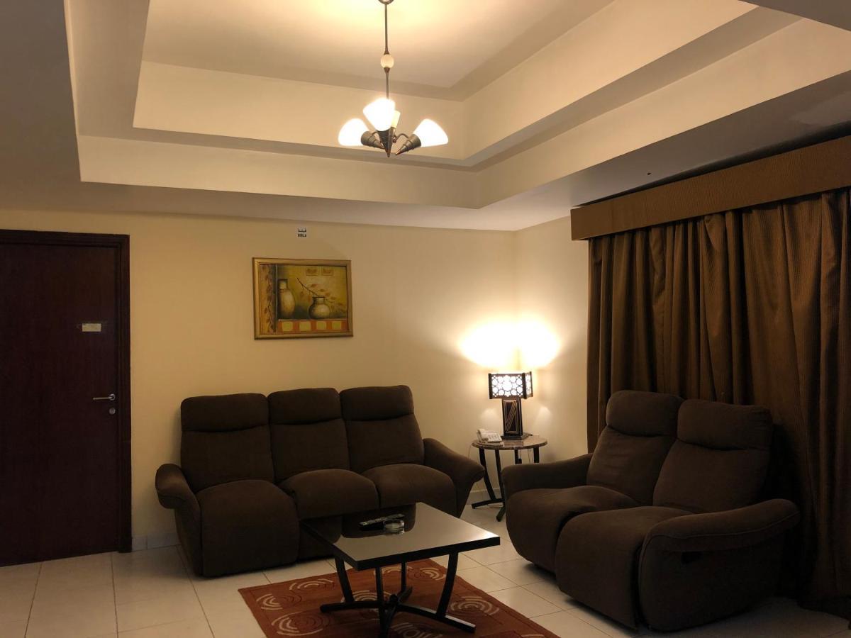 New Royal Mark Hotel Apartments دبي المظهر الخارجي الصورة